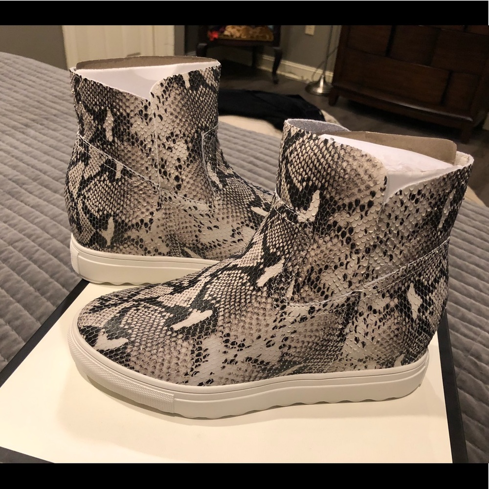 J/Slides Snakeskin Booties SZ 8.5 NIB